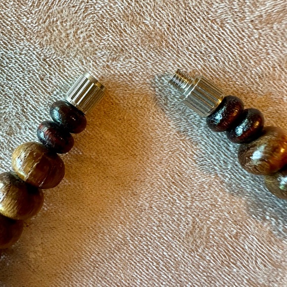 Tiger Vintage Wooden Bead Necklace with screw clasp. Hand carved Tiger bead. EUC - Picture 11 of 16